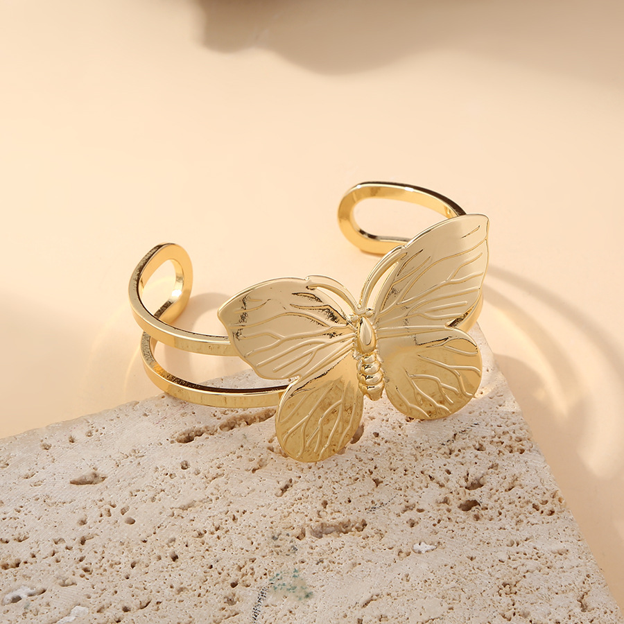 Europa y los Estados Unidos personalidad transfronteriza estereoscópica gran pulsera de mariposa dulce chica caliente viento medio abierto personalidad pulsera de latón mujer