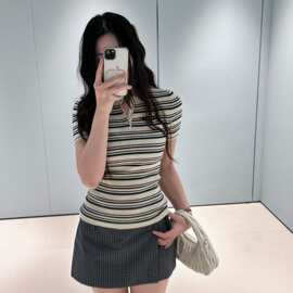 26夏季新款学院风撞色条纹字母贴布圆领短袖针织衫女百搭修身上衣
