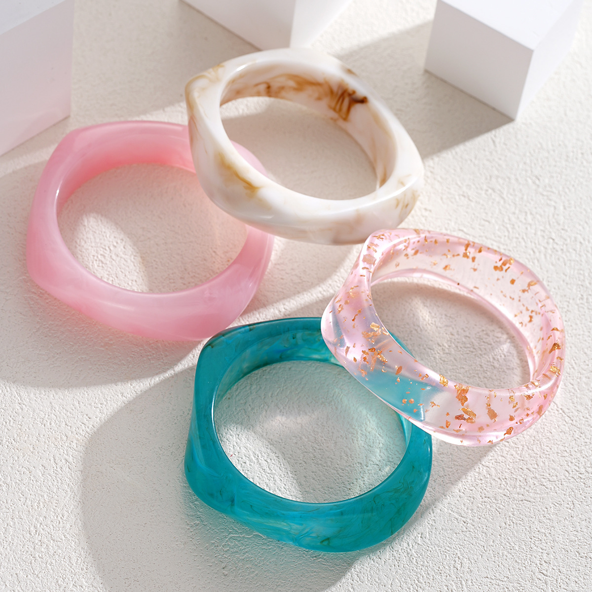 Han Zhi Shang Europa y los Estados Unidos transfronterizos pulsera de borde ancho personalidad femenina diseño exagerado pulsera de color lujoso ligero joyería de resina de moda