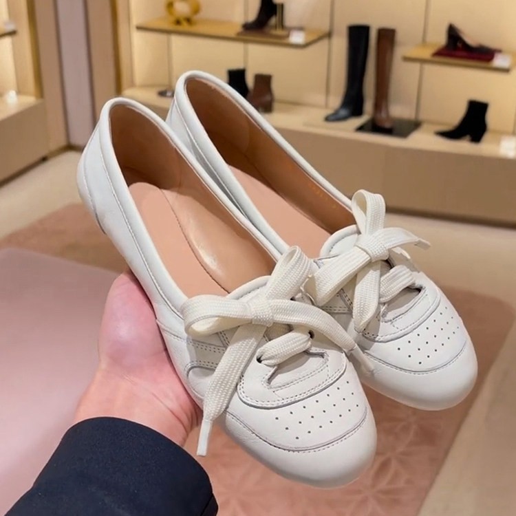 Casual retro fashionable GAT shoes made of sheepskin leather with…