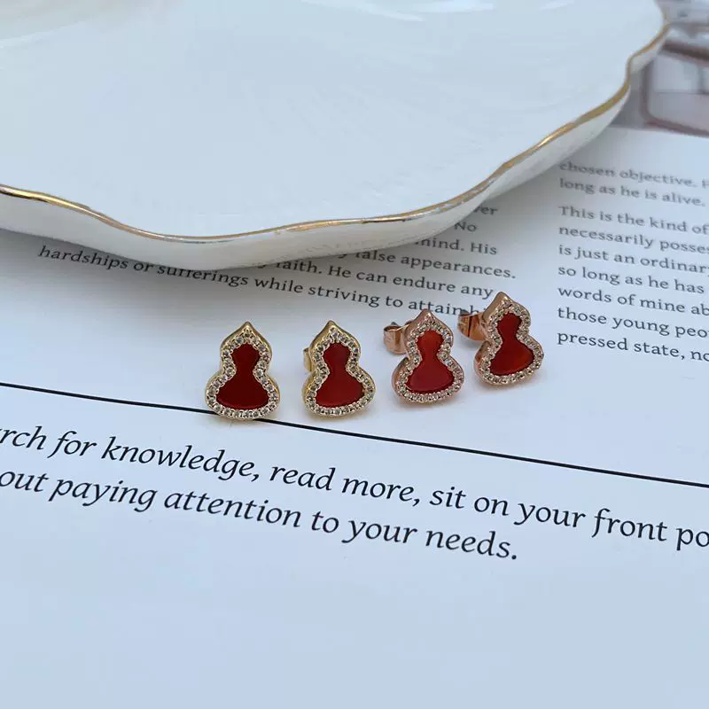 新款时尚轻奢简约通勤镶嵌福禄葫芦造型小巧金属女款耳钉