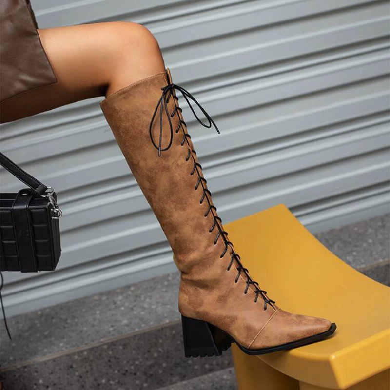 Зимние новые женские сапоги