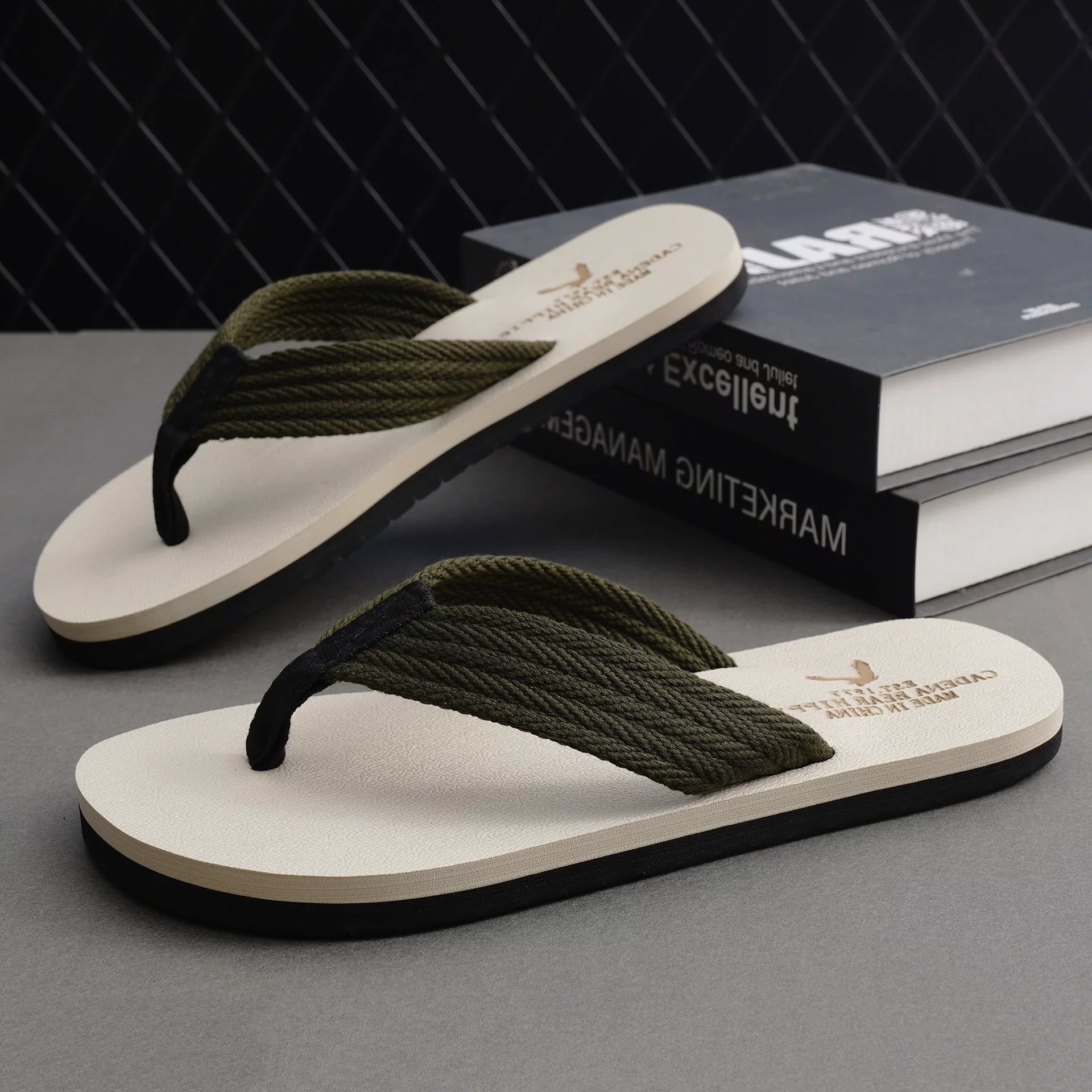 Men's summer beach non-slip universal flip flops
