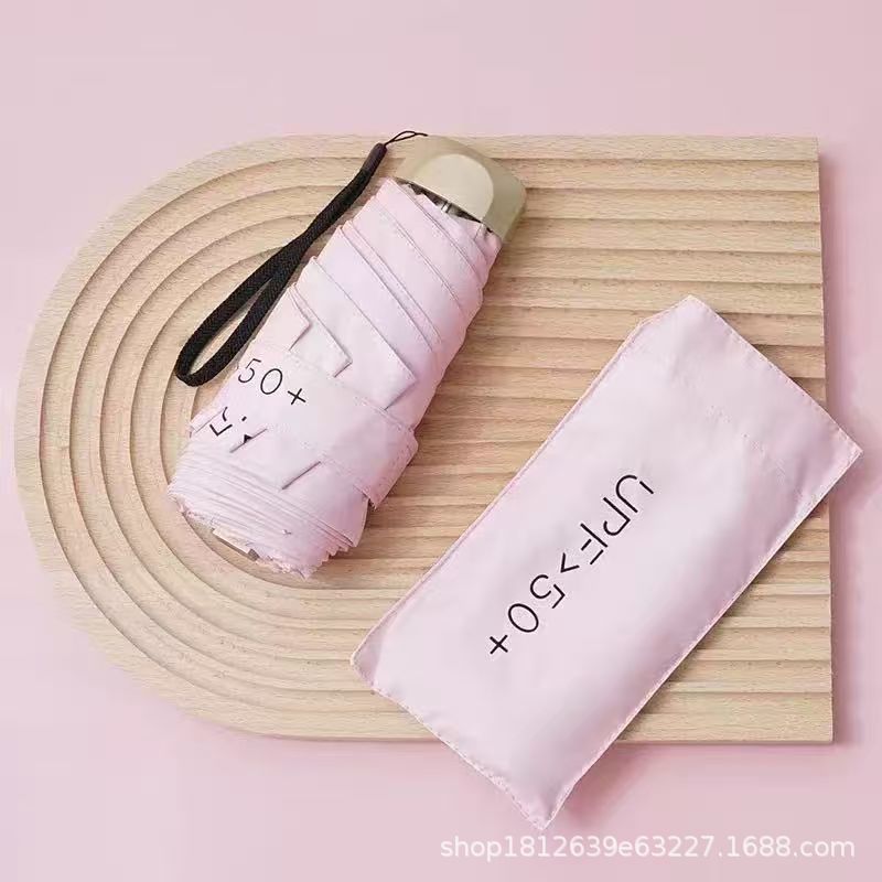 Mayorista gran cantidad de paraguas de cinco plegadas paraguas de sol ligero y pequeño paraguas plegables de bolsillo de vinilo para mujeres