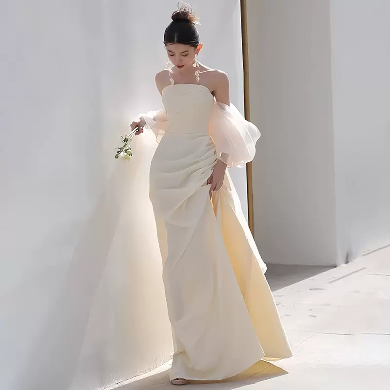 法式抹胸轻婚纱新娘女高级感缎面白色小众迎宾出门纱晚礼服裙简约