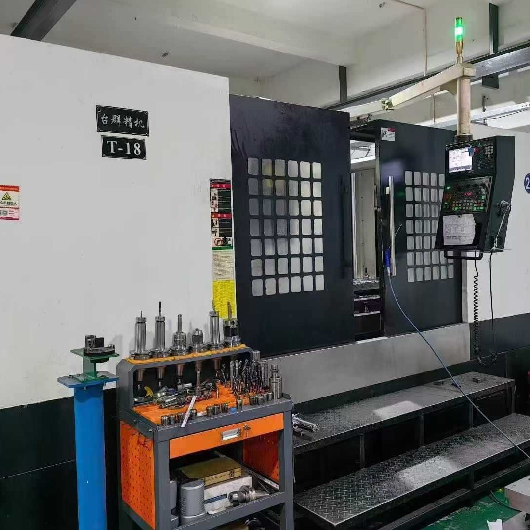 处理二手台群T-18立式加工中心主轴锥度BT50三轴硬轨