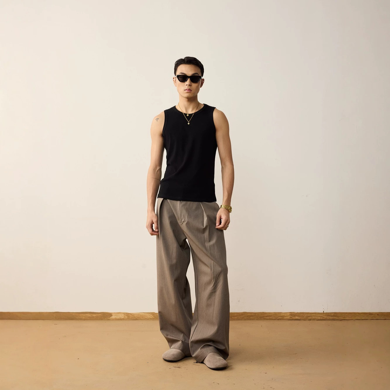 Focusstorm Elastic Ribbed Knit Vest for Men, Slim Fit Crew Neck, Sleeveless, Versatile Base Layer Top, Solid Color