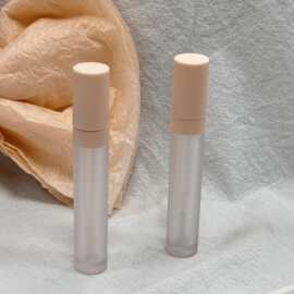 5.5ml粉盖粉肩套磨砂透明圆管唇釉包材厂家批发时尚简约唇釉空管