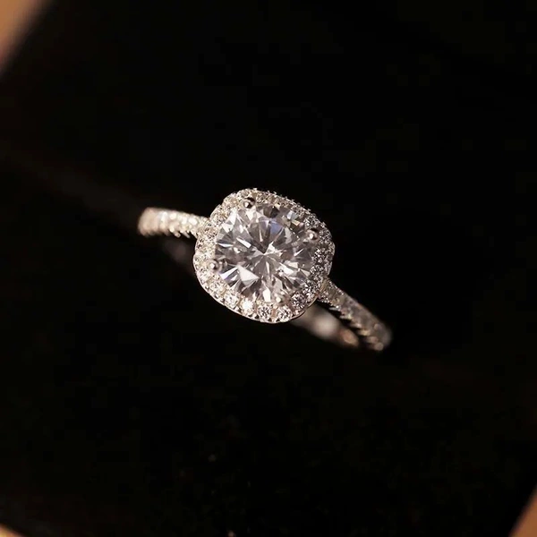 Square Dian Women's Ring