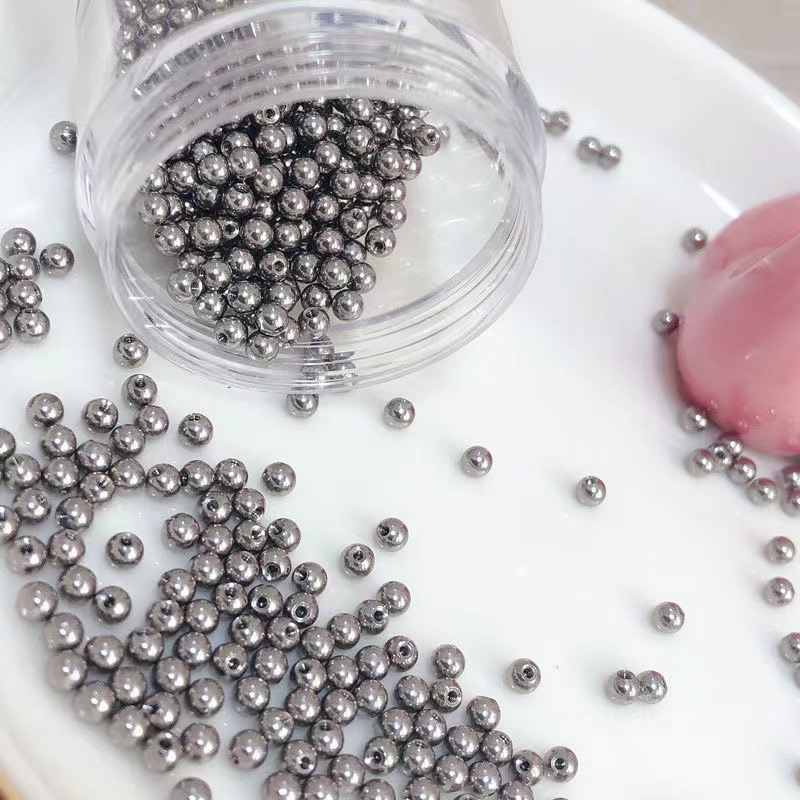 Silver pointed spike labret stud material detail