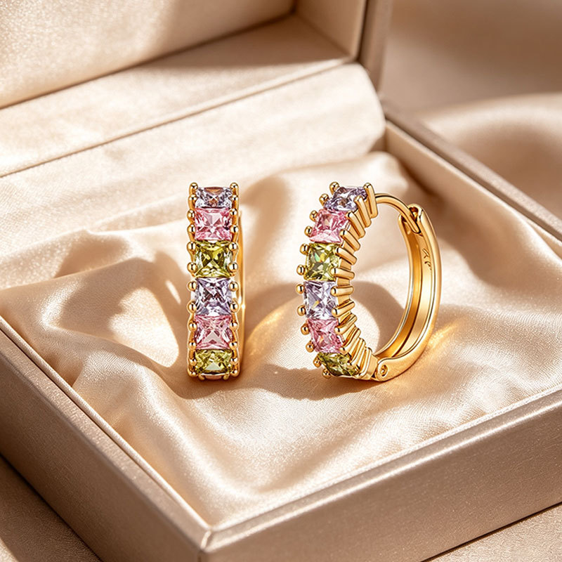 Pendientes de circonita artificial con baño de cobre Xuping en color oro de 18K para mujer, estilo europeo y americano, clips para las orejas, venta al por mayor transfronteriza de comercio exterior en stock.