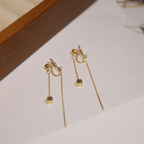 Designed long double-ear line mosquito coil disc ear clip for women without pierced ears, simple tassels, high-end trendy earrings and earrings to look slim