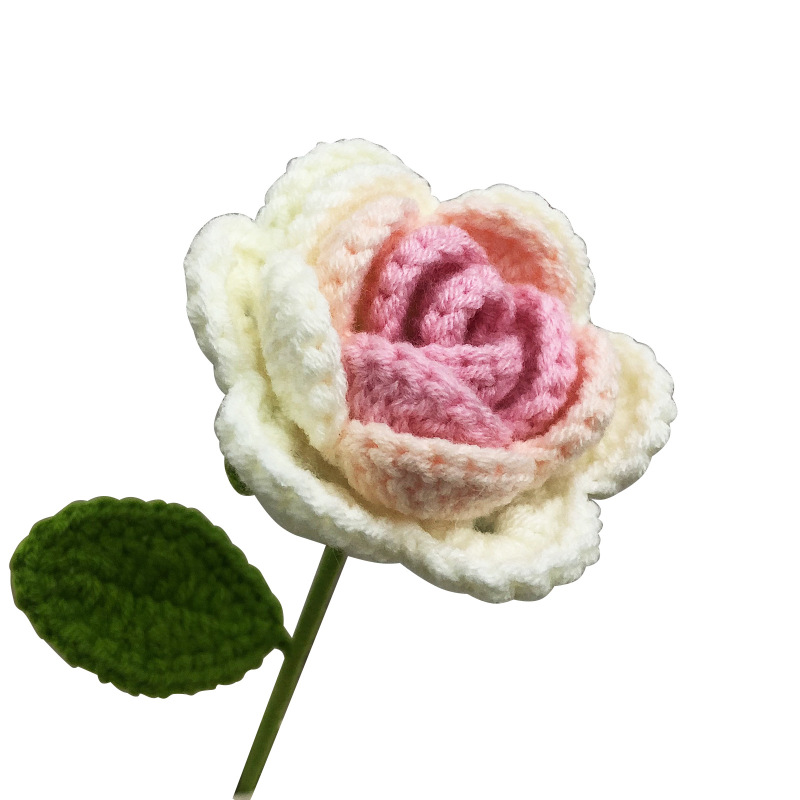 完成品の手作りの花はバラの花をシミュレーションします。|undefined