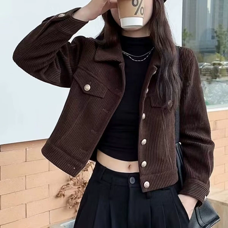 Элегантная универсальная утягивающая короткая куртка с длинными рукавами для женщин, облегающая осенняя новинка 2025 года, вельветовая женская осенняя миниатюрная куртка.