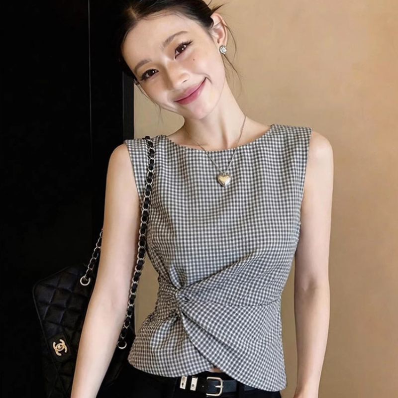 French-Style Youthful and Stylish Slim-Fit Vest Top for Women, 2026 Summer New High-End Gray Plaid Sleeveless Shirt French-Style Youthful and Stylish Slim-Fit Vest Top for Women, 2026 Summer New High-End Gray Plaid Sleeveless Shirt