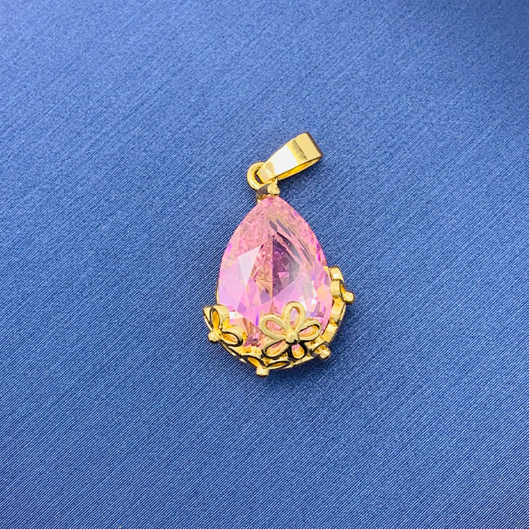 百種類のペンダントは心のままにファッションの経典を配合します。カップルの美しいペンダントは親友のアクセサリーを送ります。