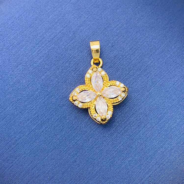 百種類のペンダントは心のままにファッションの経典を配合します。カップルの美しいペンダントは親友のアクセサリーを送ります。