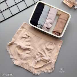 四季无缝中腰收腹提臀蜜桃臀日系超弹柔软蕾丝边棉底裆三角内裤女