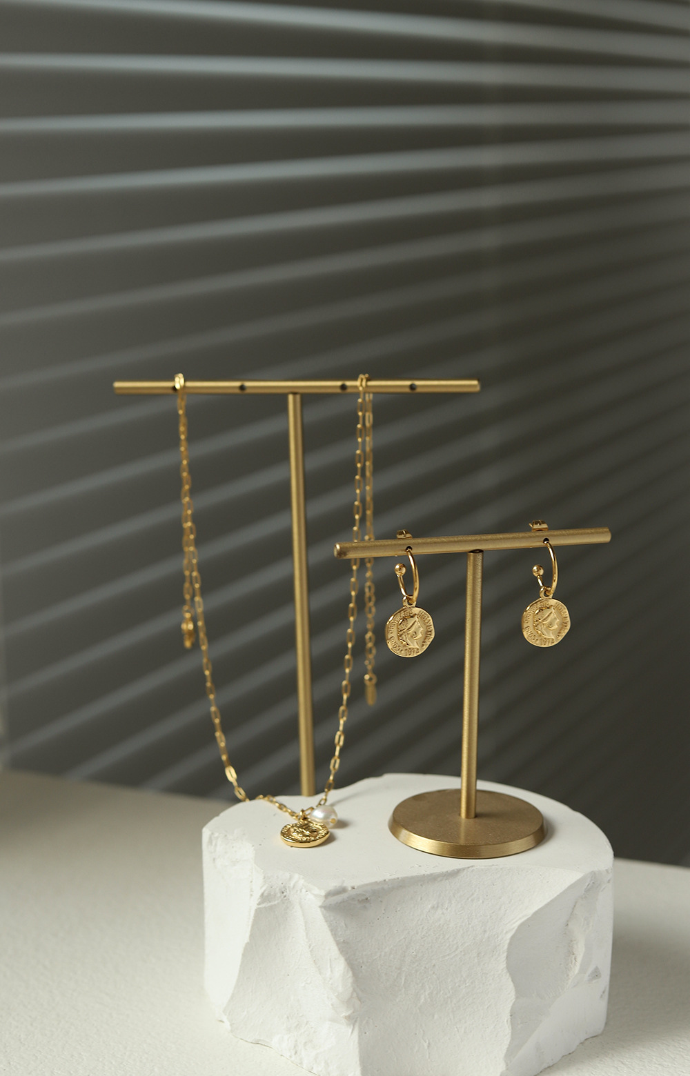 Fashion Portrait Titanium Steel Pearl Pendant Necklace 1 Piece