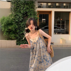 2025新款法式碎花吊带连衣裙女夏季小个子气质收腰长裙欧美