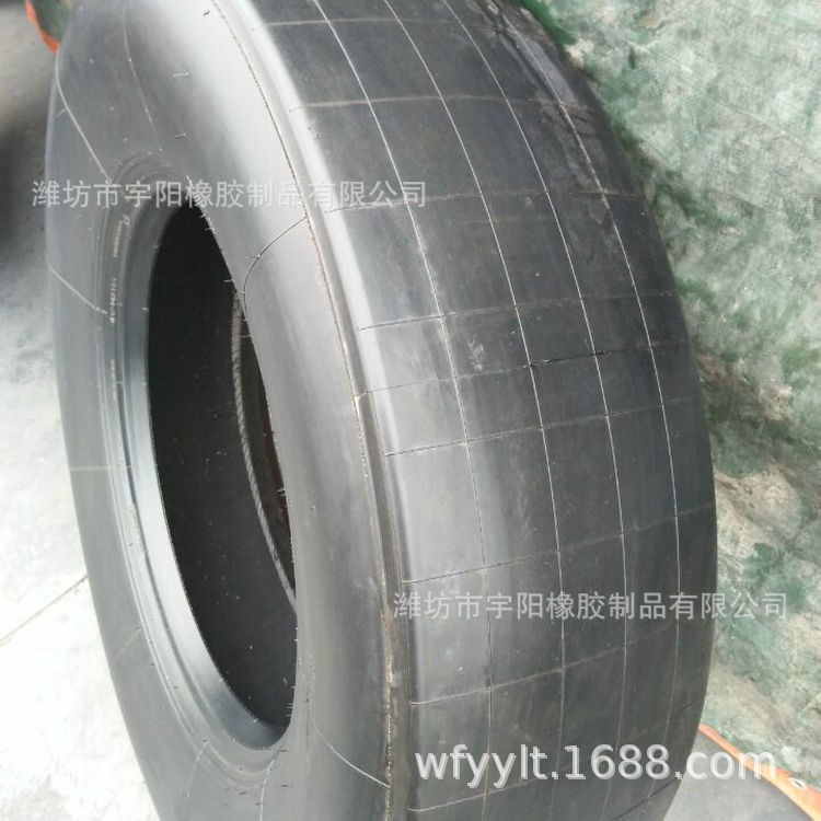 315/80R22.5 全钢卡车轮胎  光面花纹 工程机械轮胎