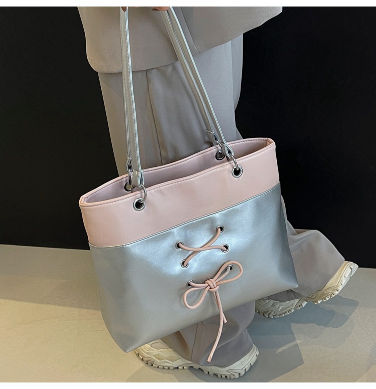Women's Medium Pu Leather Color Block Basic Square Zipper Handbag display picture 21