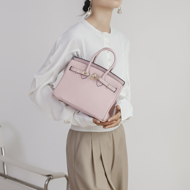 First-Layer Cowhide Platinum Bag, Genuine Leather Women's Bag, Large-Capacity Handbag, High-End Commuter Shoulder Crossbody Kelly Bag First-Layer Cowhide Platinum Bag, Genuine Leather Women's Bag, Large-Capacity Handbag, High-End Commuter Shoulder Crossbody Kelly Bag