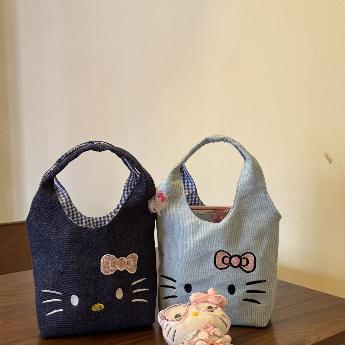 Pink butterfly cartoon cat embroidery: blue and white checkered lining, small denim tote bag, B54