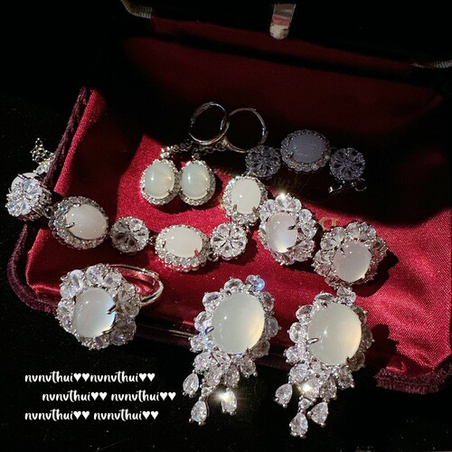 Lychee jelly white chalcedony agate flower bracelet, water spirit, 18K gold plated, high ice chalcedony rich bean earrings