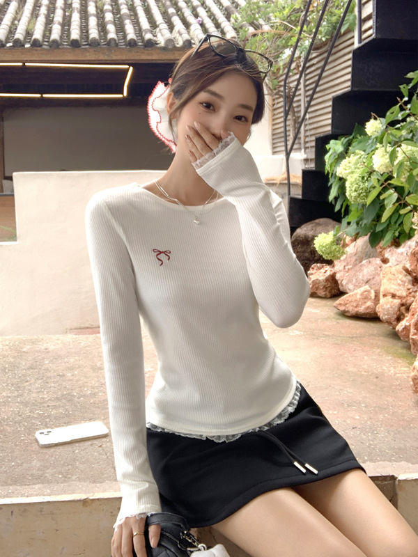 白色正肩针织长袖T恤女秋季新款打底内搭蝴蝶结刺绣蕾丝下摆上衣|undefined