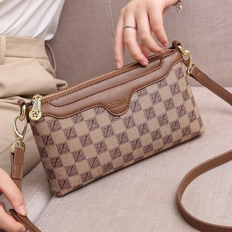 Hong Kong Middle-Aged Mother's Small Bag 2025 New Mother-In-Law Small Square Bag Shoulder Wallet Strap Crossbody Bag