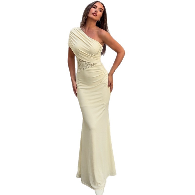 Cross-border 2026 verano nuevo temperamento hombro inclinado encaje empalme sexy bolsa de cadera cintura vestido plegado para mujeres