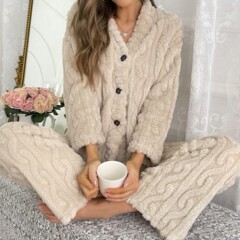 コーラルベルベットパジャマ秋と冬厚くベルベット暖かいフランネルカーディガンホーム服女性はツーピーススーツを着ることができます