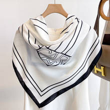 黑白字母丝巾披肩女大方巾纱巾春秋冬季妈妈送礼护颈薄围巾90x90
