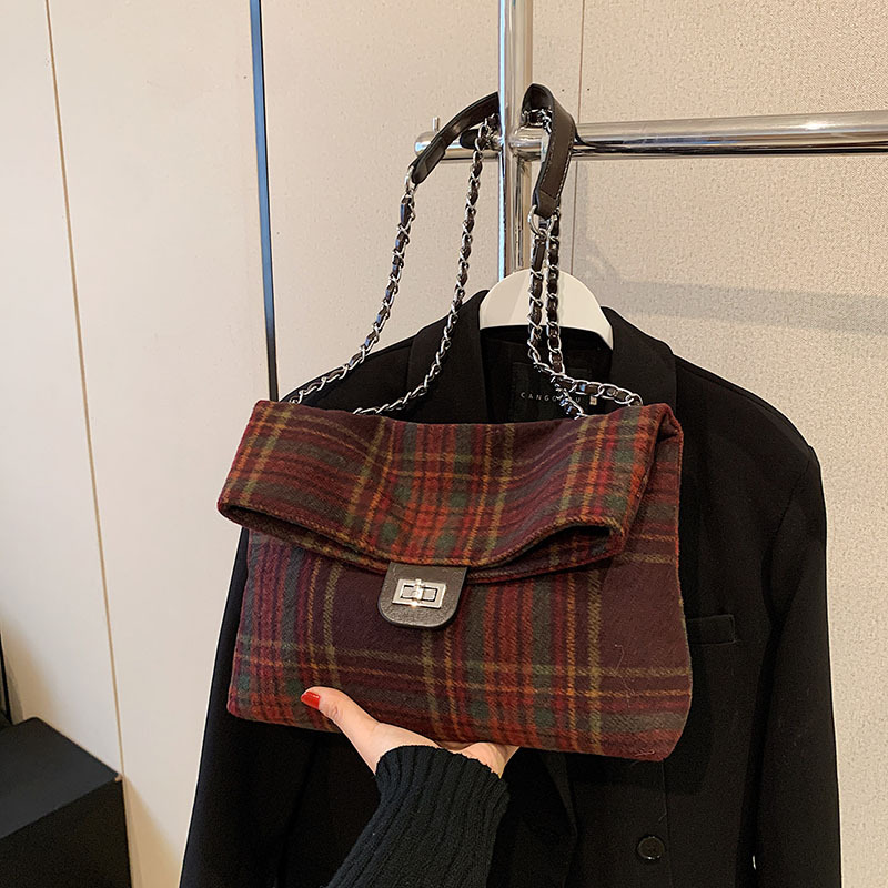 shoulder bag