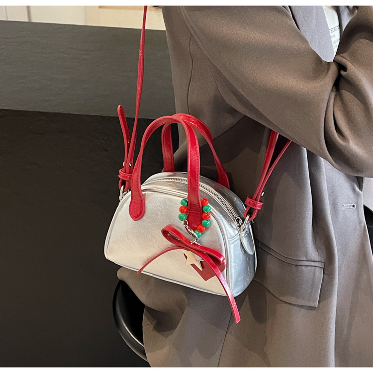 Women's Medium Pu Leather Heart Shape Streetwear Semicircle Zipper Dome Bag display picture 15