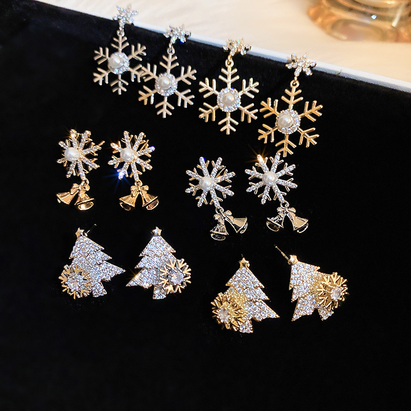 Retro Snowflake Copper Inlay Zircon Earrings 1 Pair display picture 1