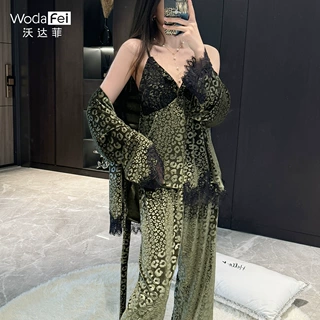 高级感金钻绒吊带睡衣女带胸垫家居服三件套舒适可外穿睡衣套装