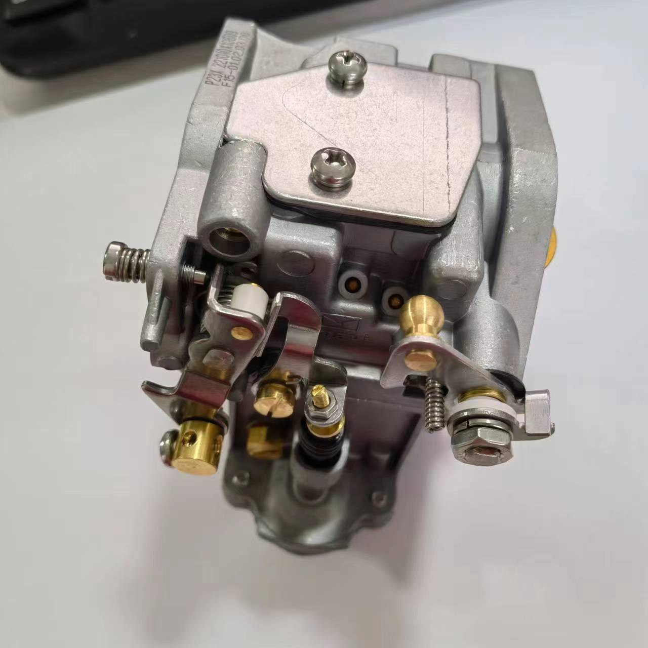 雅马哈4冲15HP拉杆式前操电启挂机化油器66N/6D4-14301-00/10/20