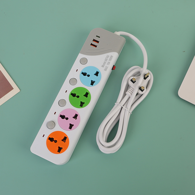 2USB + 1Type-C carga 4 enchufe de comercio exterior cuatro interruptores con bolsillo de luz indicador estándar británico estándar europeo estándar americano