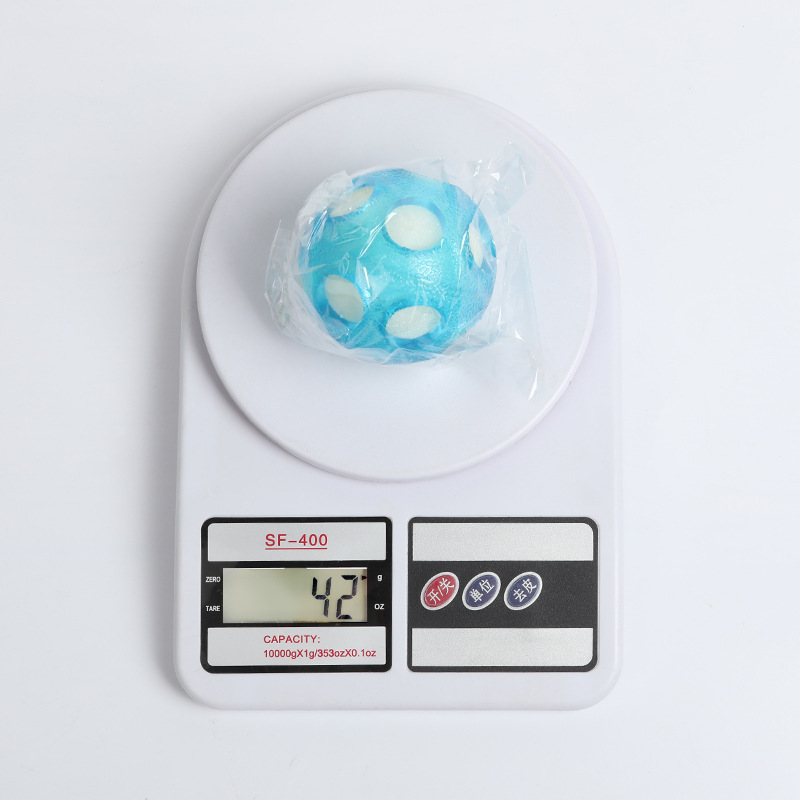 El nuevo perro esponja mordedura bola flotante agua océano bola perro juguete bola persiguiendo agua jugando perro Bola de juguete