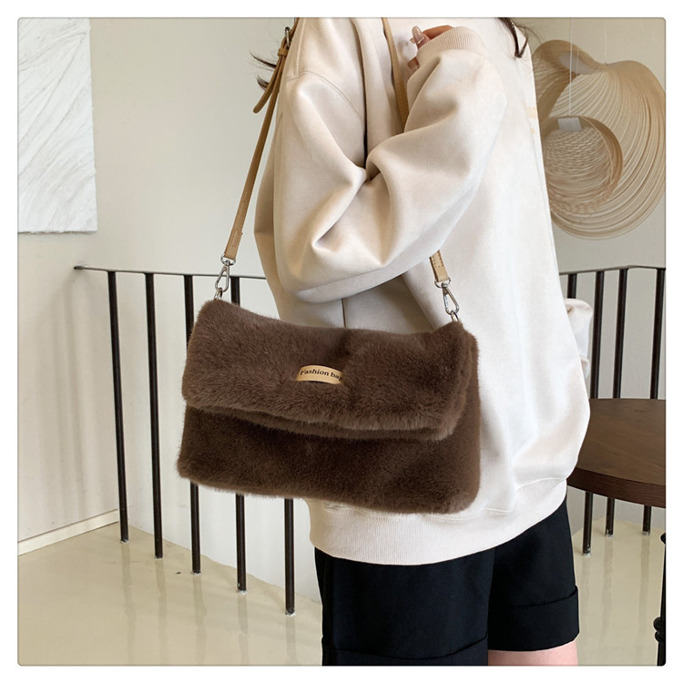 This year's popular Korean version of for women in 2023, new trendy large capacity single shoulder crossbody plush_voghion.com