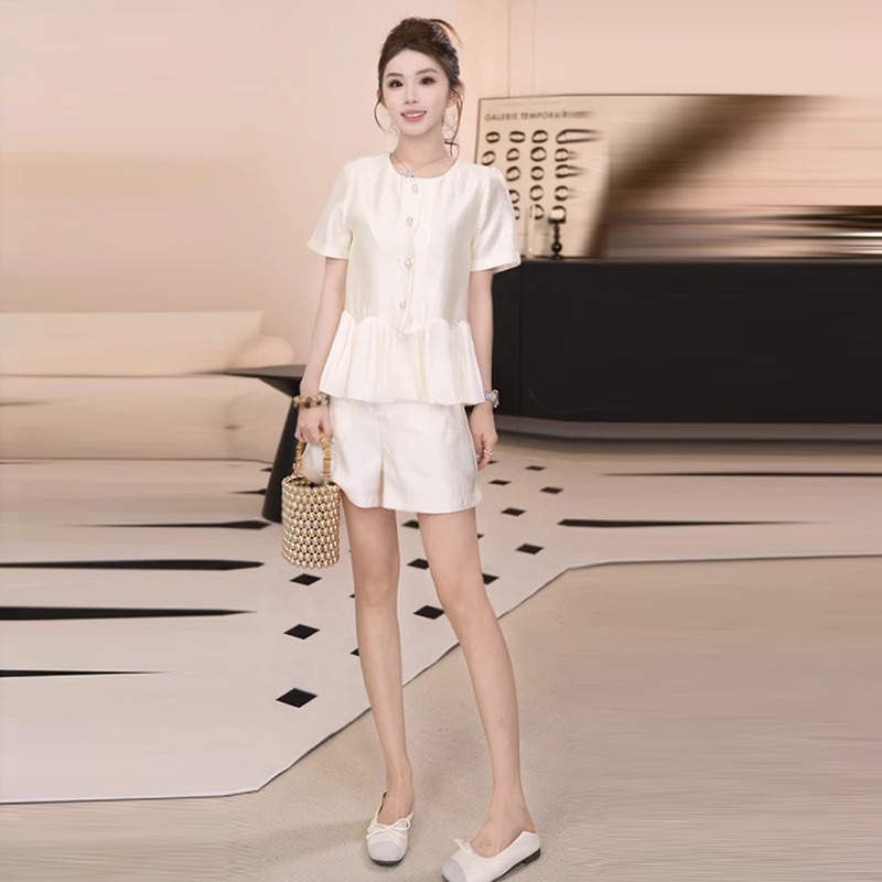 Xiaoxiangfeng ファッションスーツ女性のための 2025 夏の新しいスタイルスリムスプライシング半袖トップワイドレッグパンツ 2 点セット|undefined