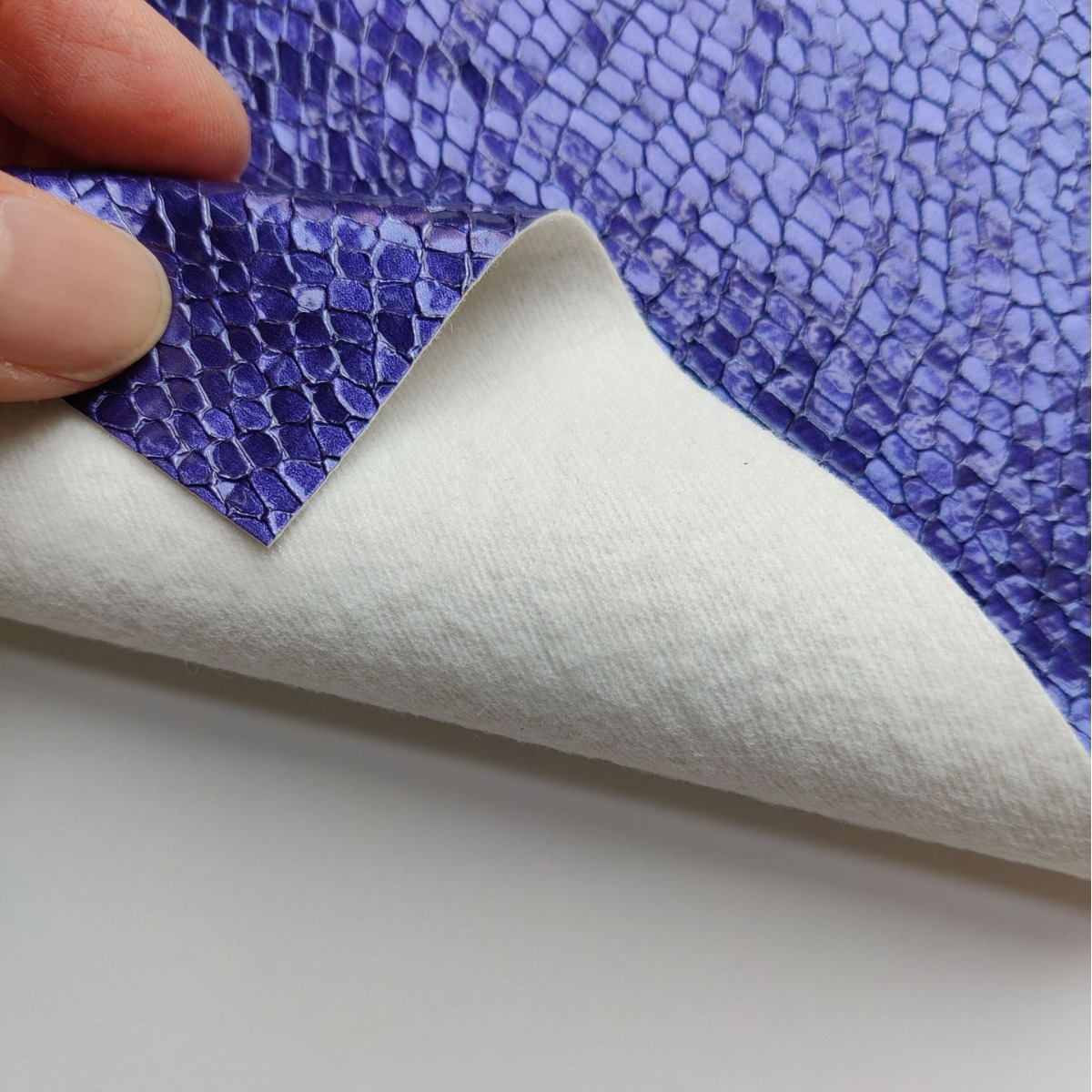 Pearlescent Crystal Small Snake Pattern Pvc Artificial Leather Imitation Leather Fabric Braced Bottom Fish Scale Flash Soft and Hard Bag Clothing Cos Cloth