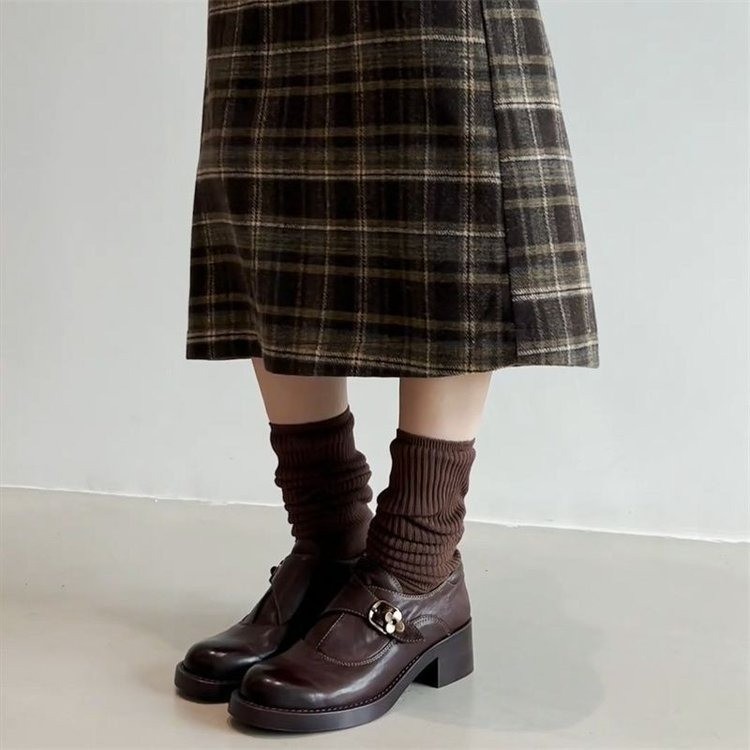 Botón de cinturón retro, zapatos de talón grueso Lefour, 2026 nuevo estilo británico universal, cabeza redonda, zapatos de cuero cómodos para mujeres
