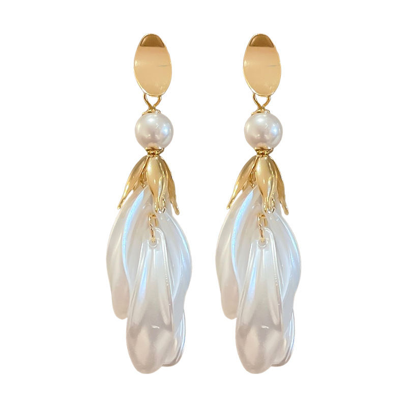 Pendientes de borla de pétalo blanco perla de plata Pendientes largos de moda francesa Pendientes de todo fósforo de alta gama de lujo ligero Mujeres