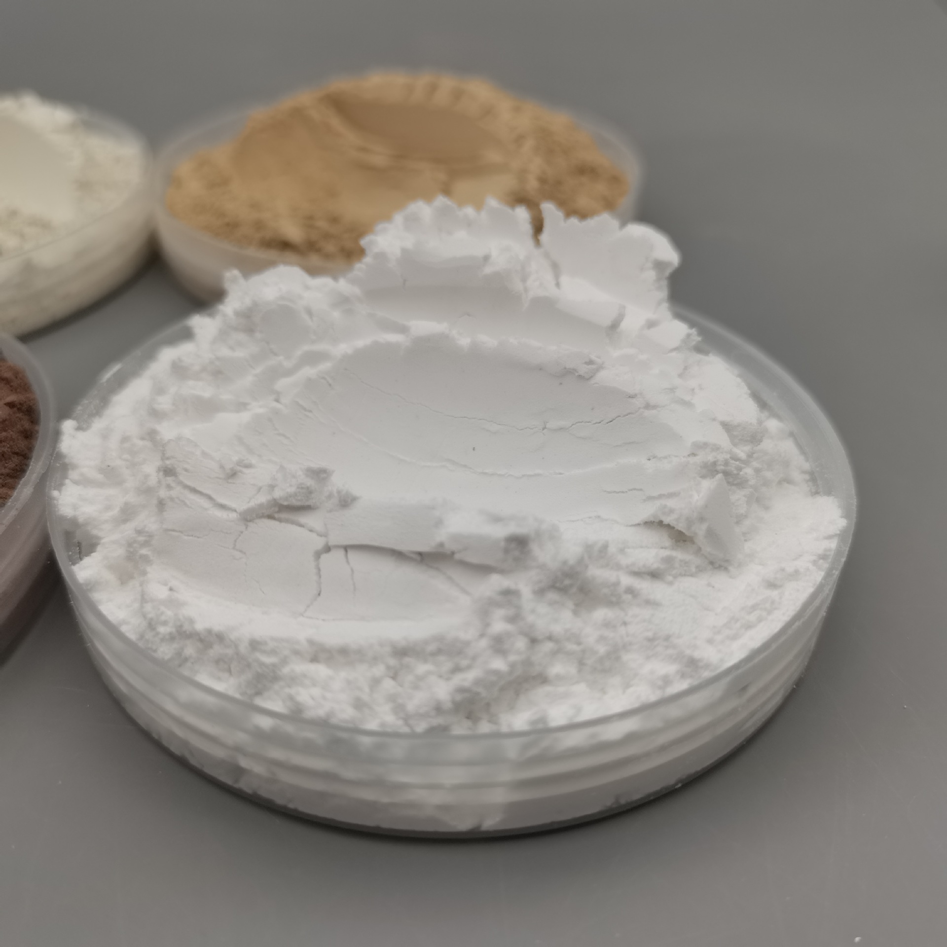 供应白色钙基膨润土钠基膨润土蒙脱土悬浮剂化工填料添加厂家批发