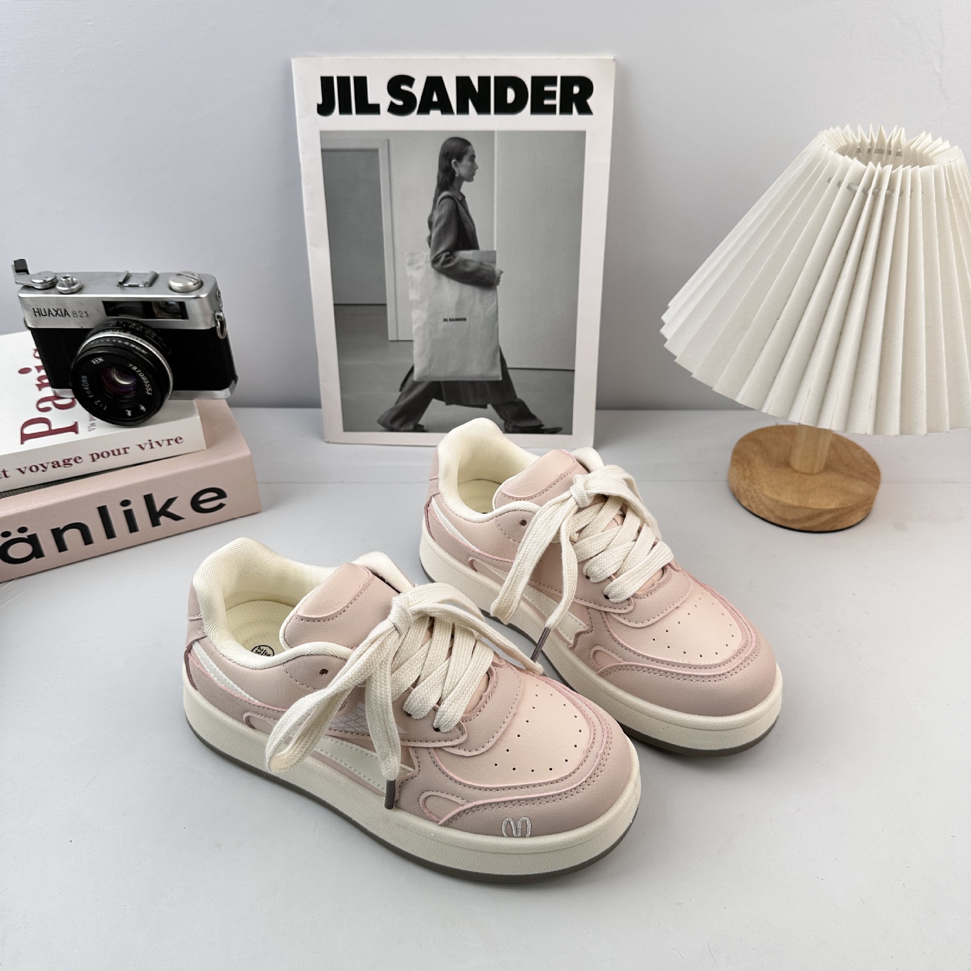 Yuanbo coreano rosa versátil zapatos de skate para mujeres 2025 otoño nuevos estudiantes zapatos deportivos casuales zapatos de entrenamiento alemán pequeños zapatos blancos