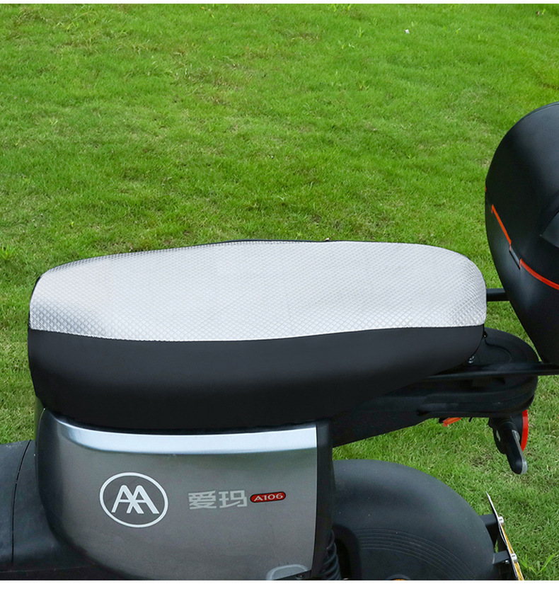 Four-season recommended motorcycle seat cover, silver aluminum film, sun-proof, heat-insulating, thickened leather texture, waterproof, non-slip, for electric scooters