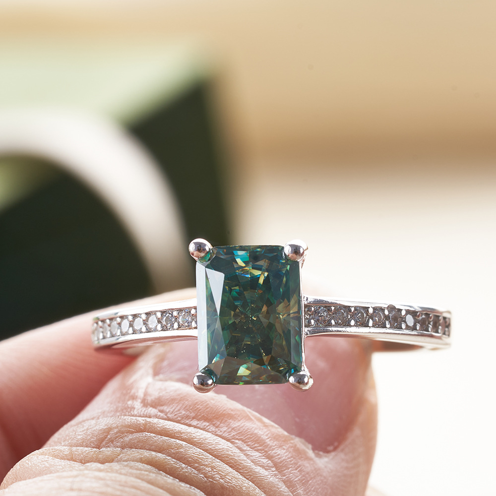 Transfronterizos 2 quilates azul verde Radian cortado anillo de plata esterlina para mujeres con bolígrafo de diamante ligero anillo de lujo transfronterizos para mujeres